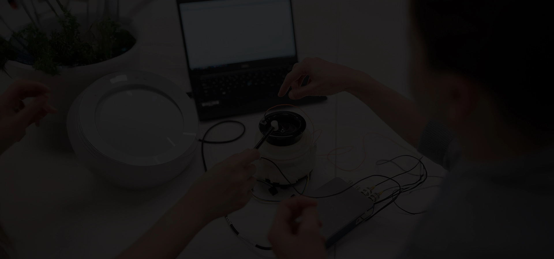 full_screen-image